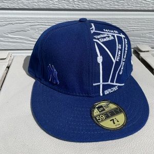 NY Yankees size 7 1/4 fitted baseball cap
